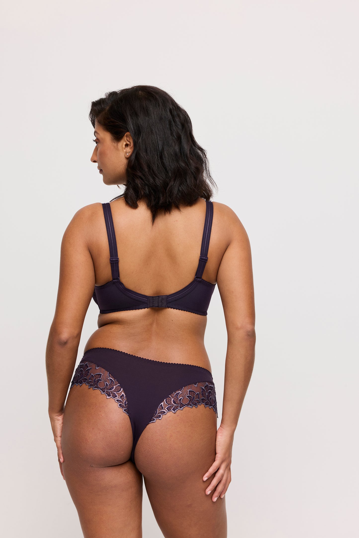 Primadonna Deauville luxe string Amethyst Gem