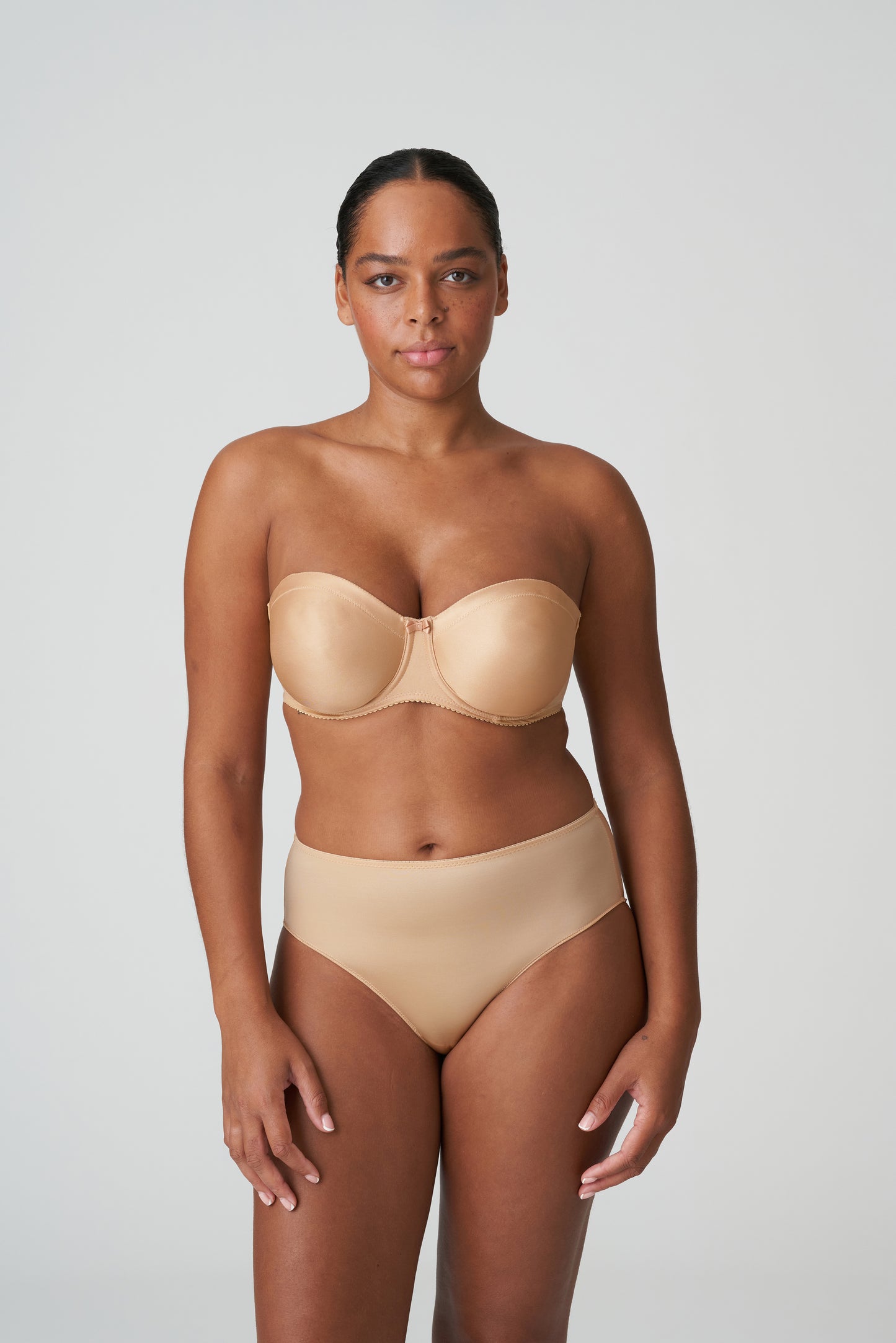 Primadonna Satin strapless bh zonder mousse cognac