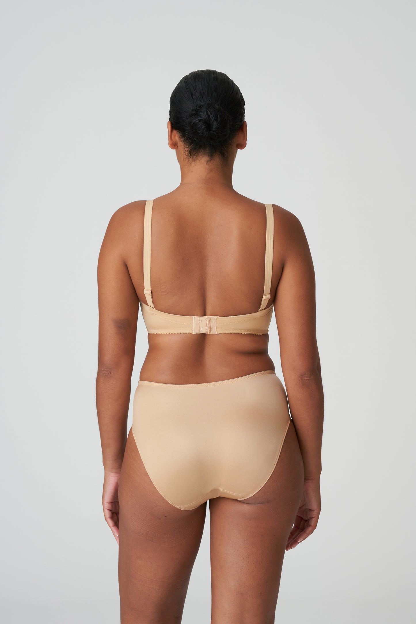 Primadonna Satin tailleslip cognac