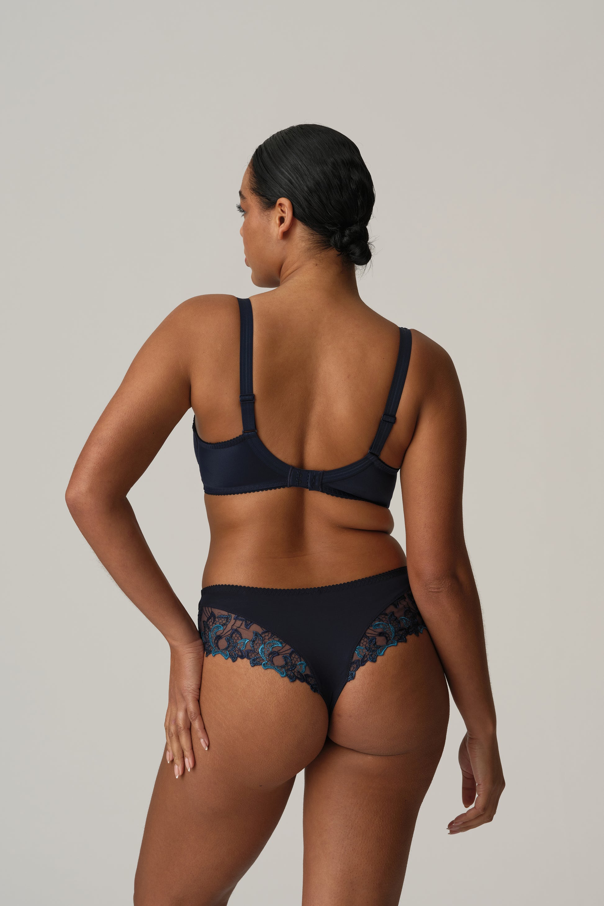 Primadonna Deauville luxe string velvet blue