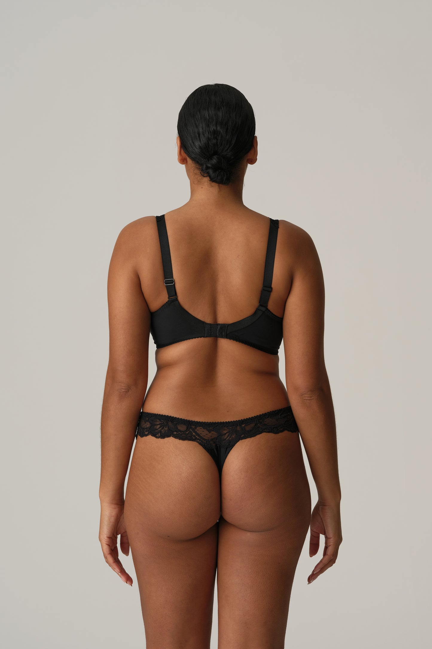 Primadonna Madison string Black Tailor