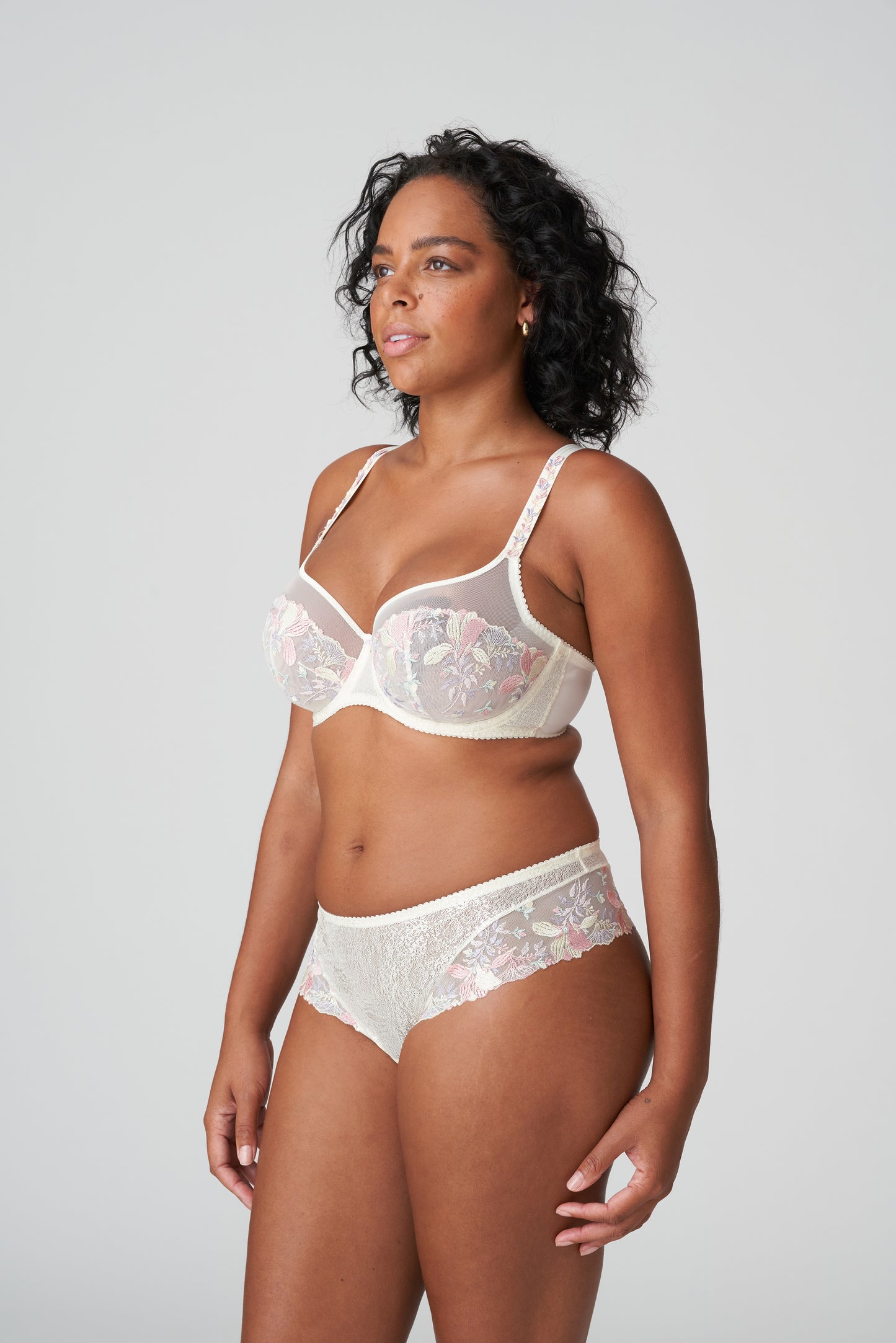 Primadonna Mohala luxe string vintage natuur