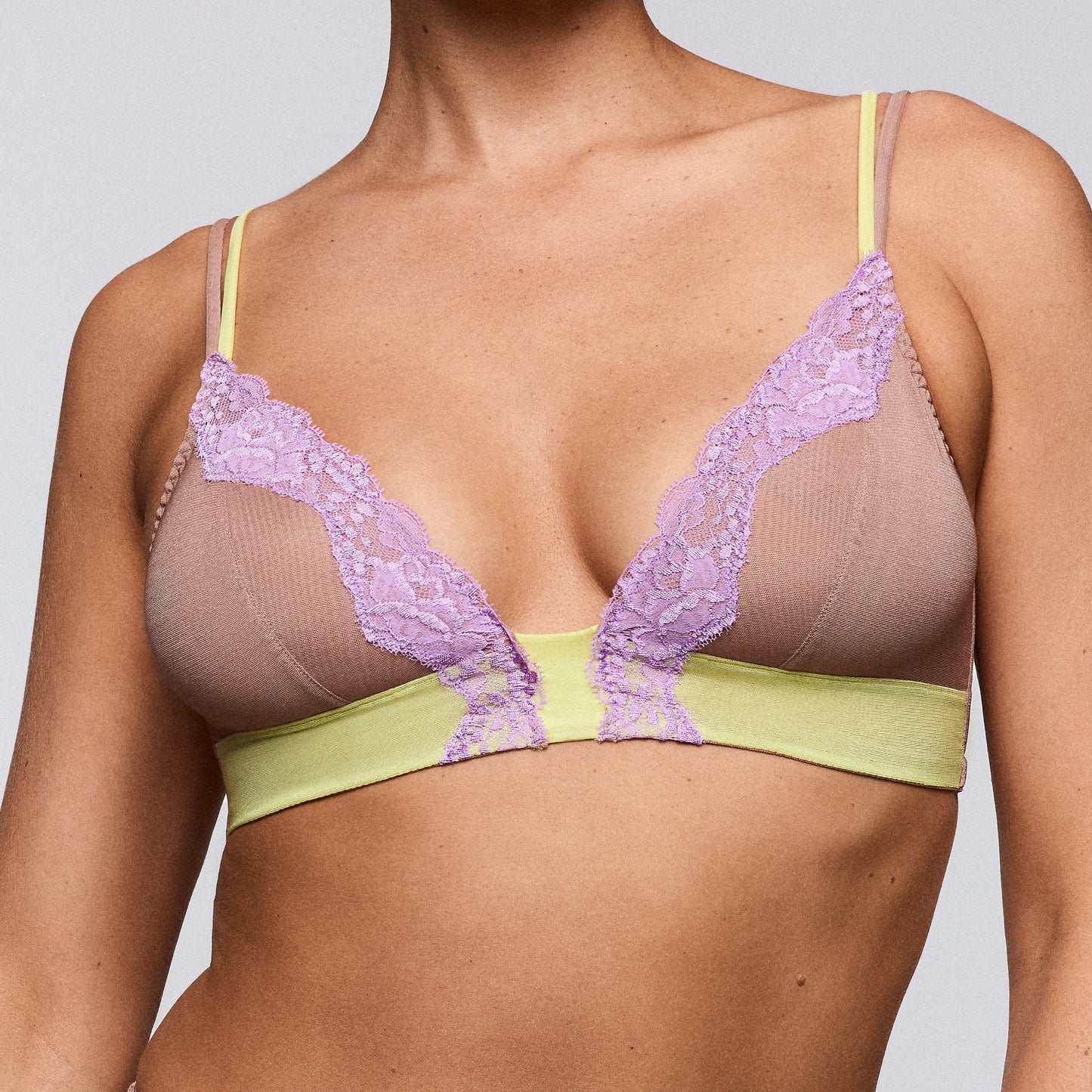Sarda Bremer bralette make-up
