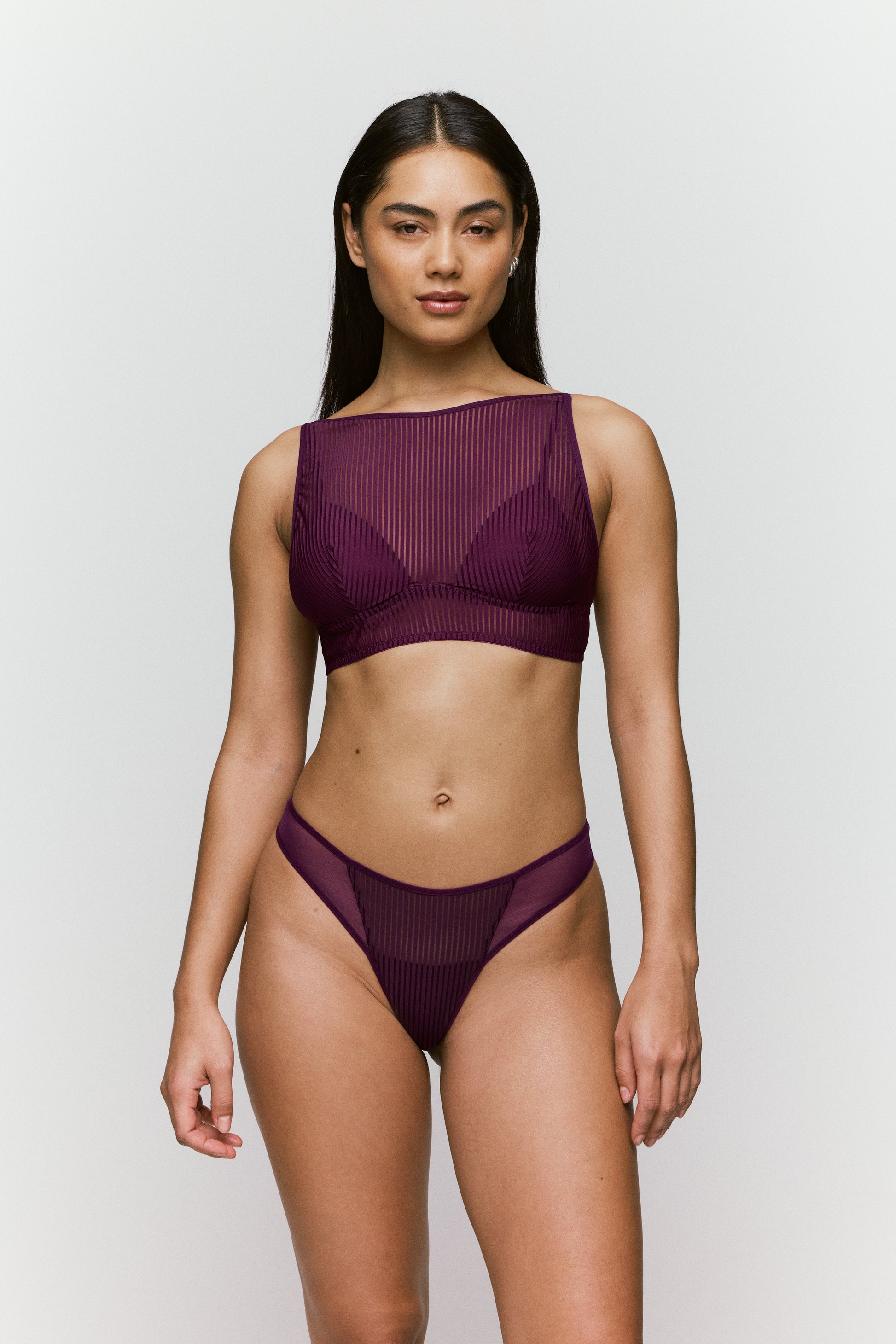 Sarda Radia string glossy purple