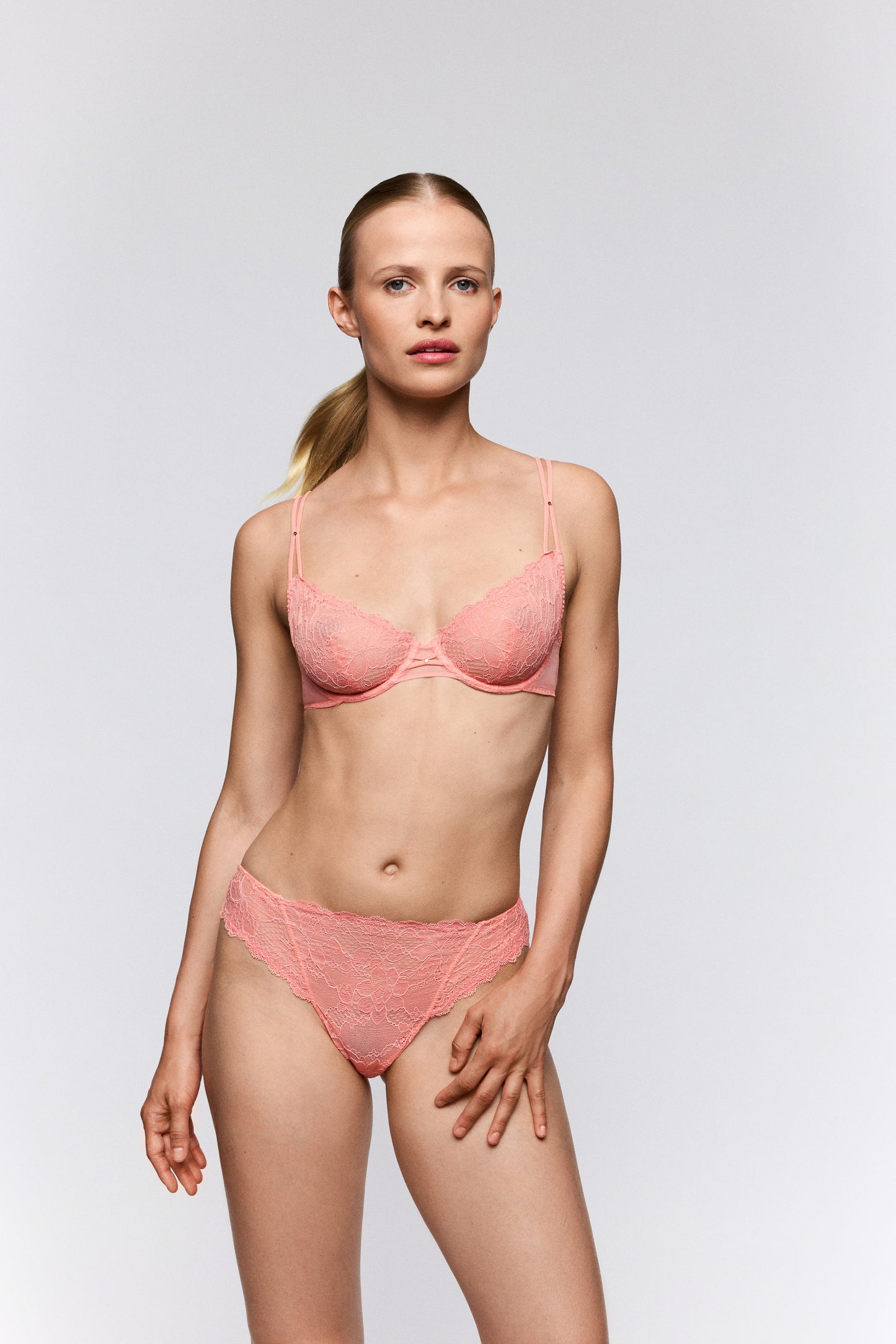 Sarda Amelia plunge bh florida