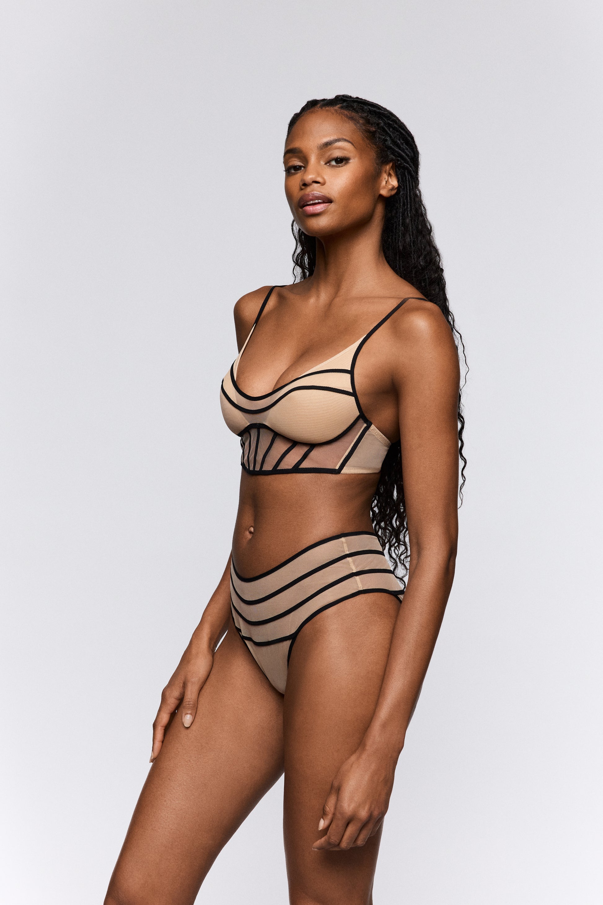 Sarda Yulimar tailleslip zwart