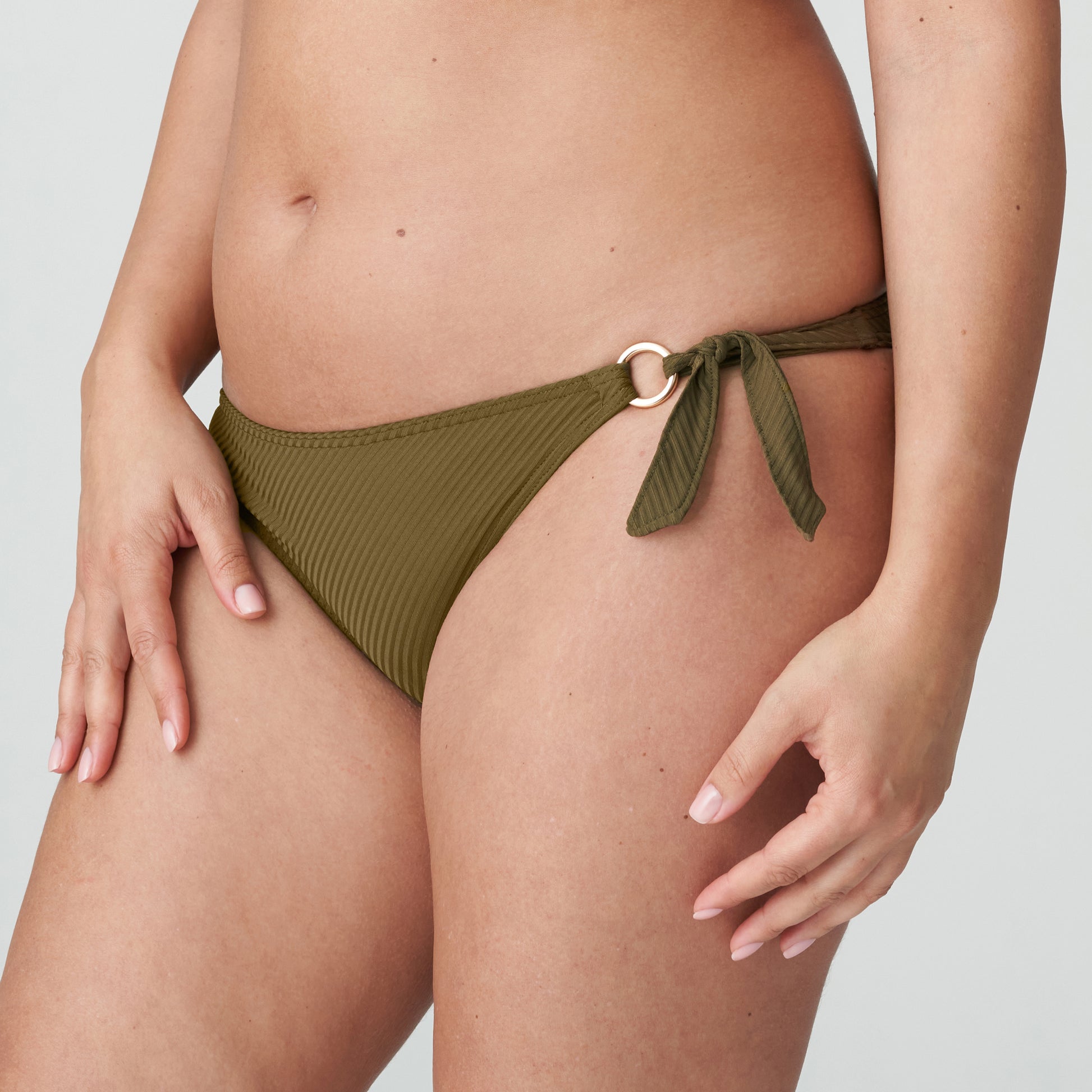 PrimaDonna Swim Sahara bikini heupslip met koordjes olijf