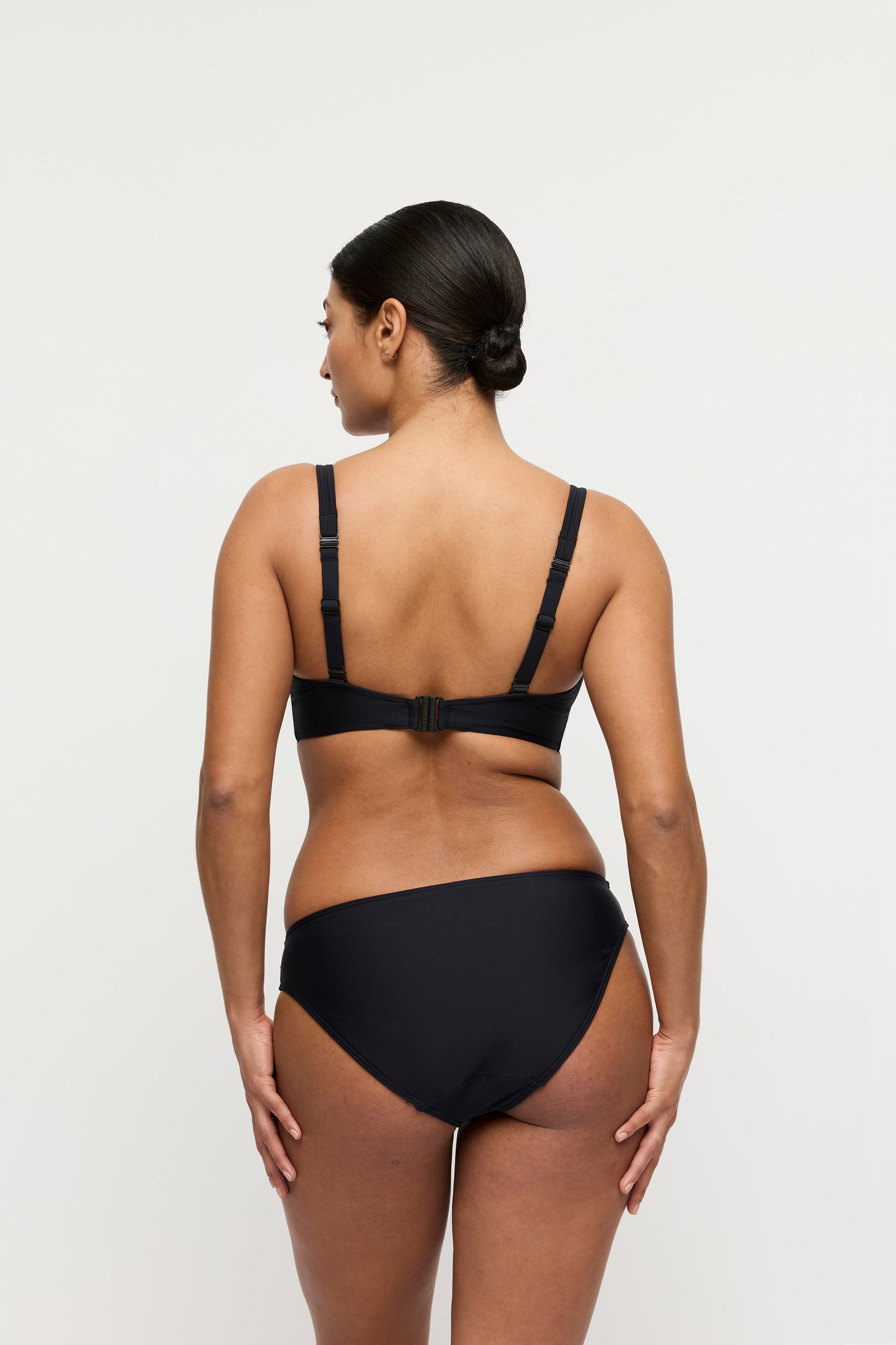 Primadonna Swim Uvita voorgevormde plunge bikinitop zwart