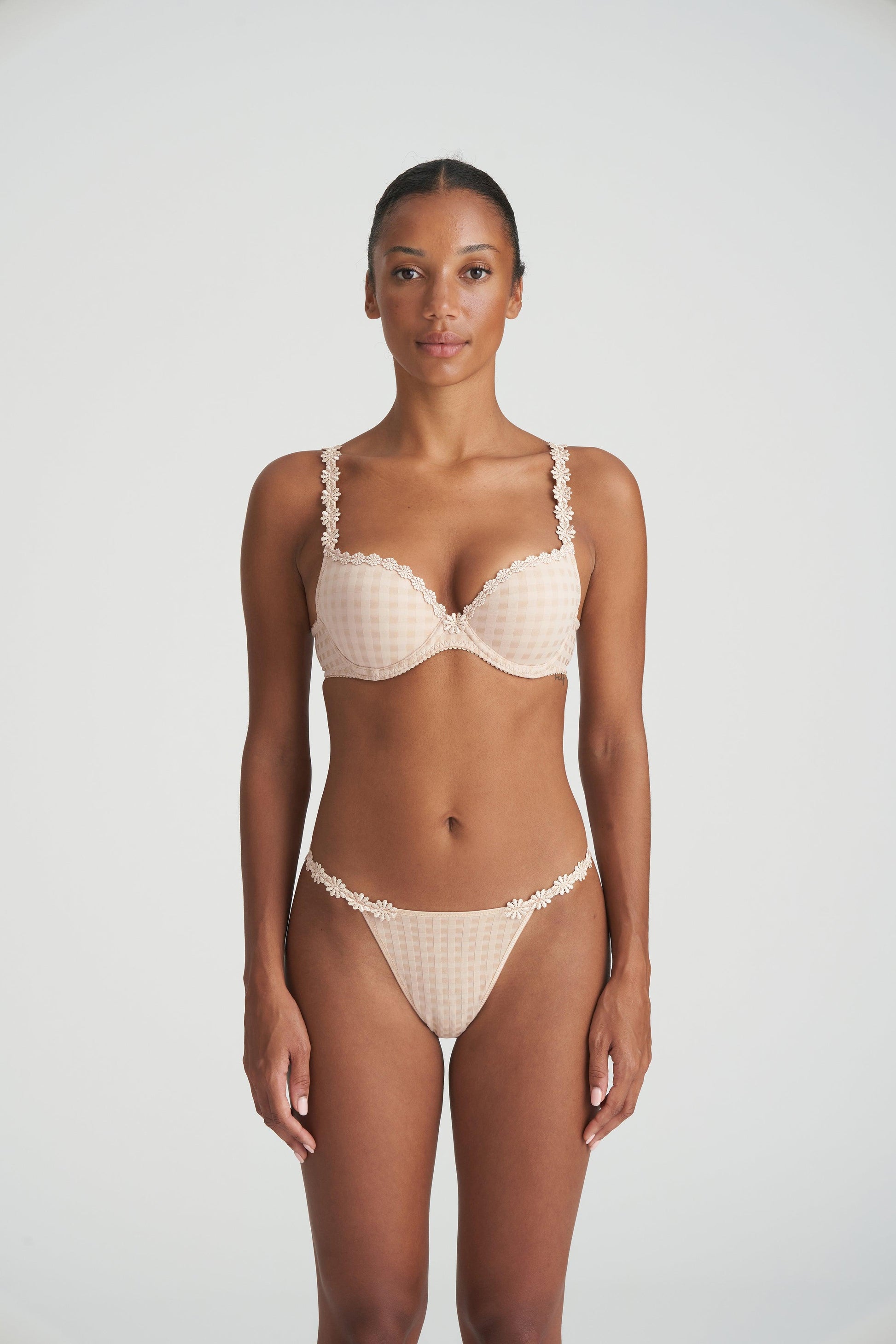 Marie Jo Avero mini string caffé latte - Lingerie Valentijn