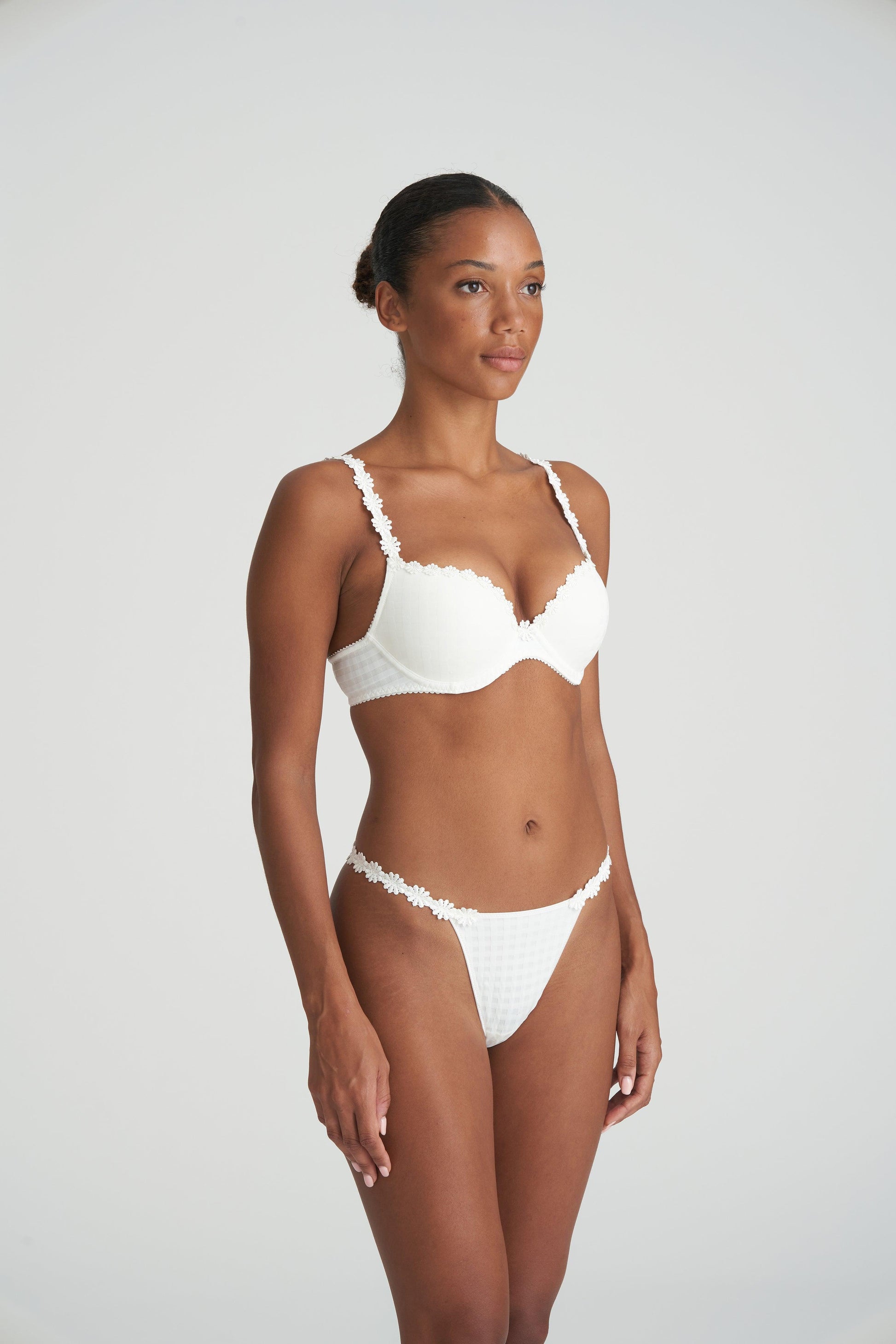 Marie Jo Avero mini string natuur - Lingerie Valentijn