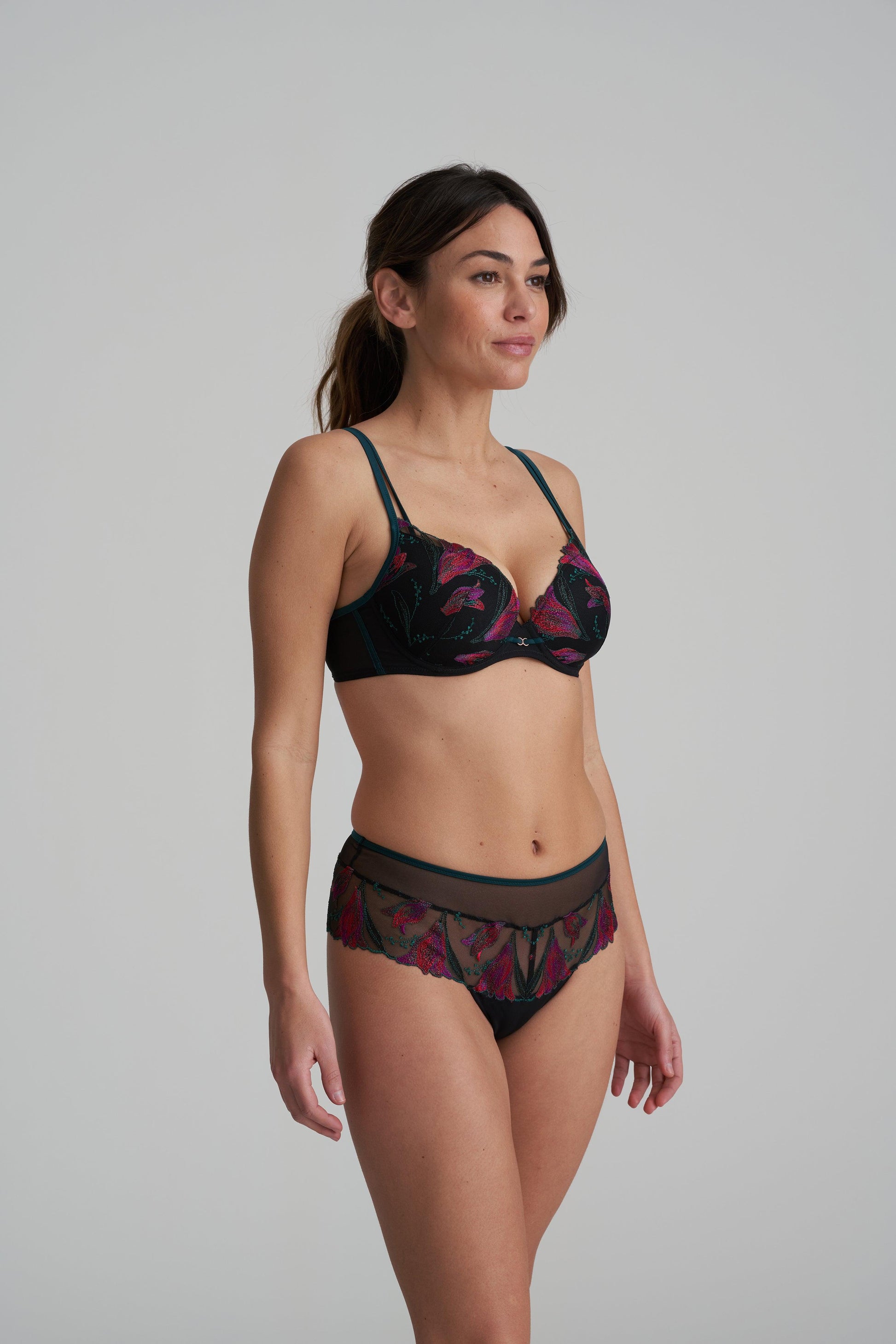 Marie Jo Yoly luxe string jewel green - Lingerie Valentijn