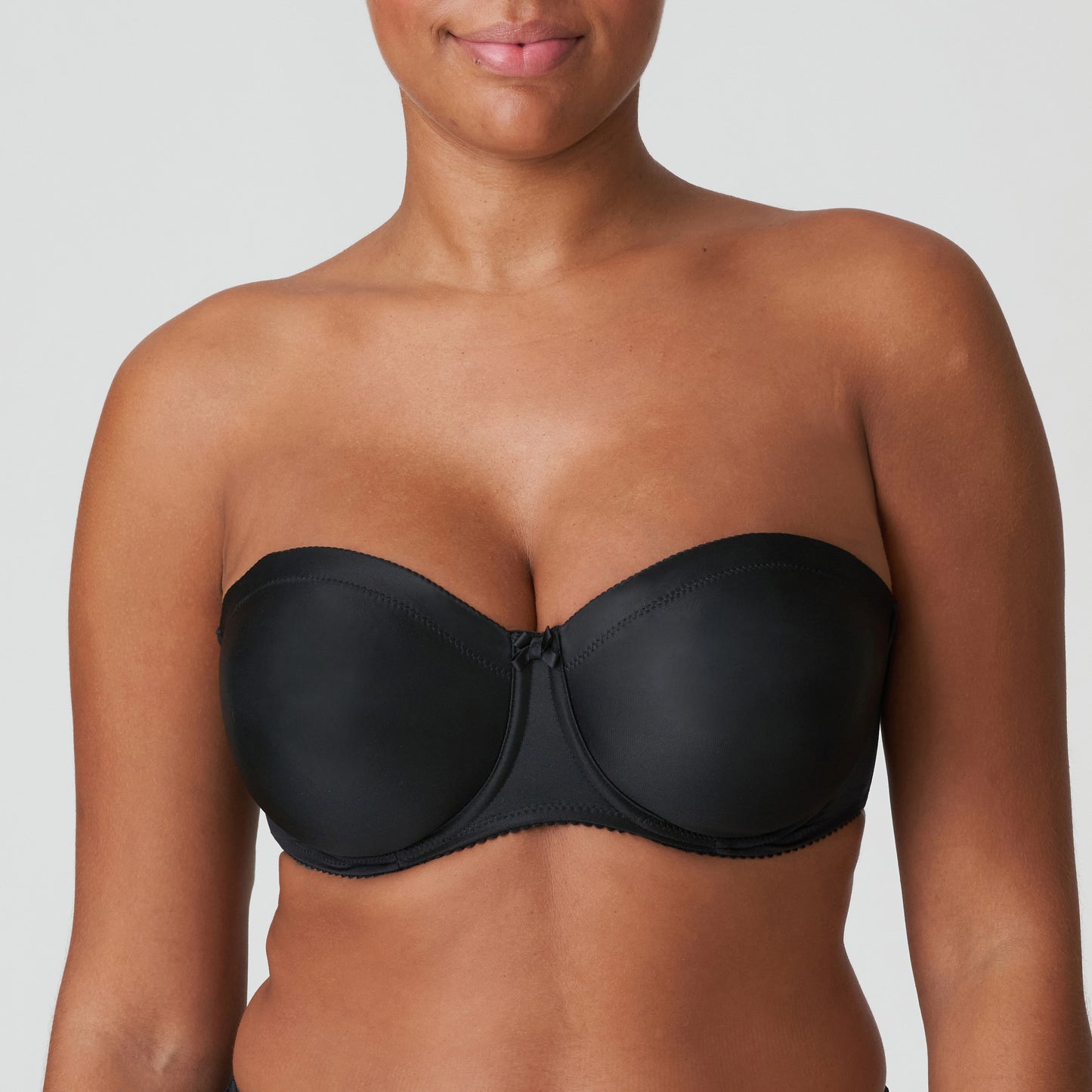 PrimaDonna Satin strapless bh zonder mousse zwart