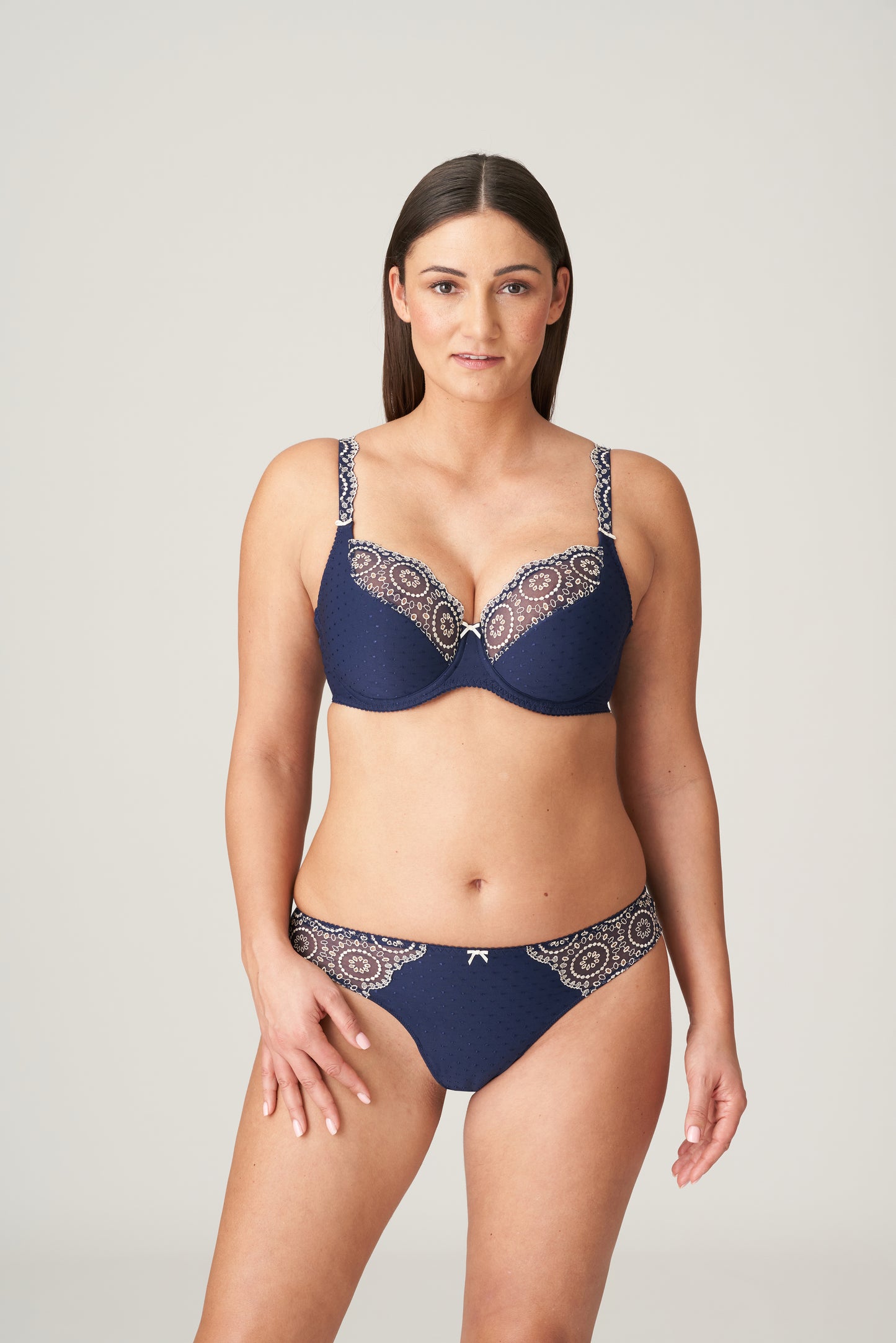 PrimaDonna Osino string saffier blauw