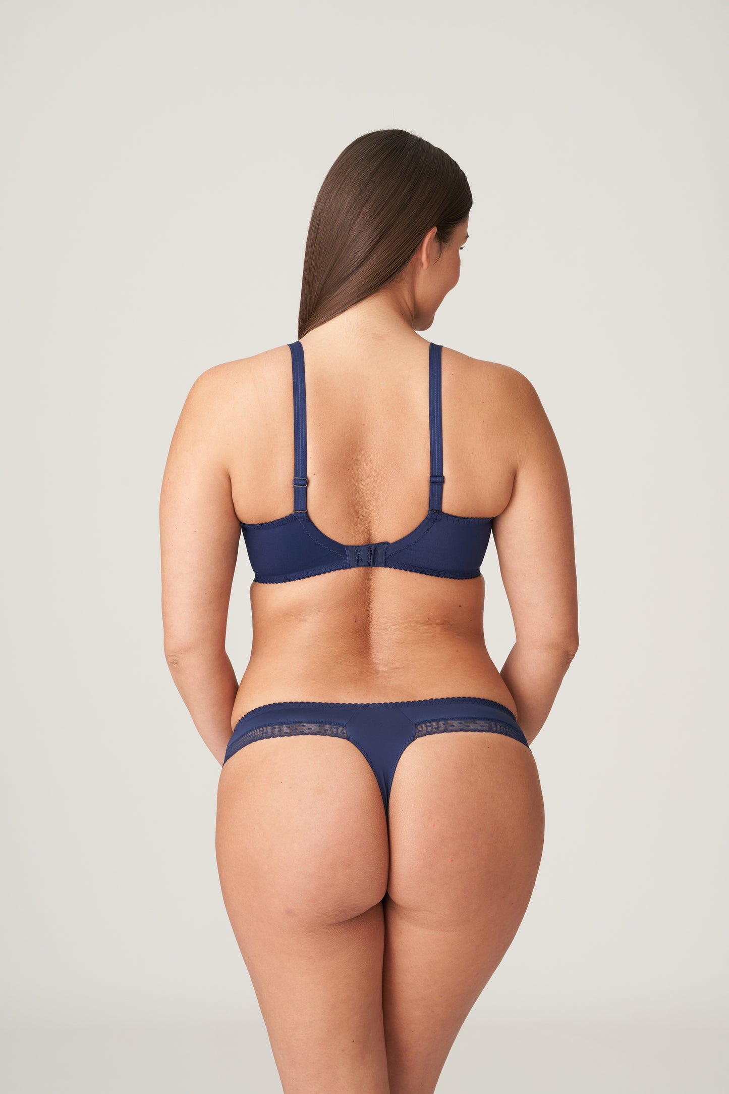 PrimaDonna Osino string saffier blauw