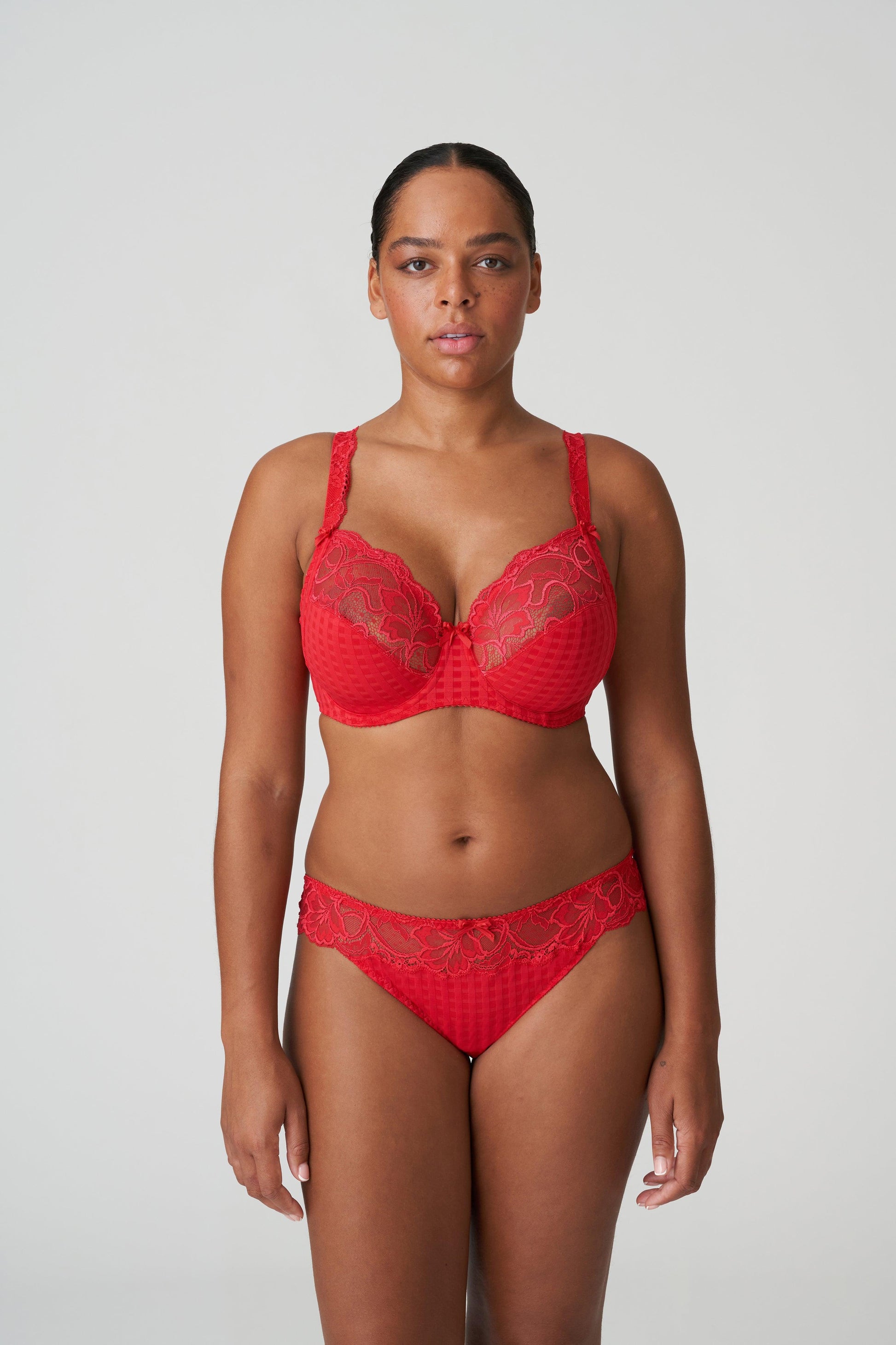 PrimaDonna Madison string scarlet - Lingerie Valentijn