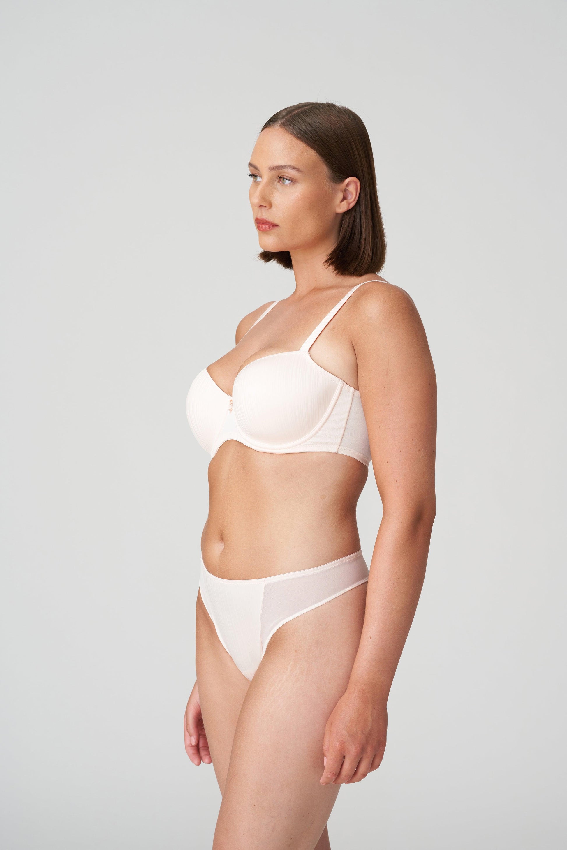 PrimaDonna Twist Knokke string crystal pink - Lingerie Valentijn