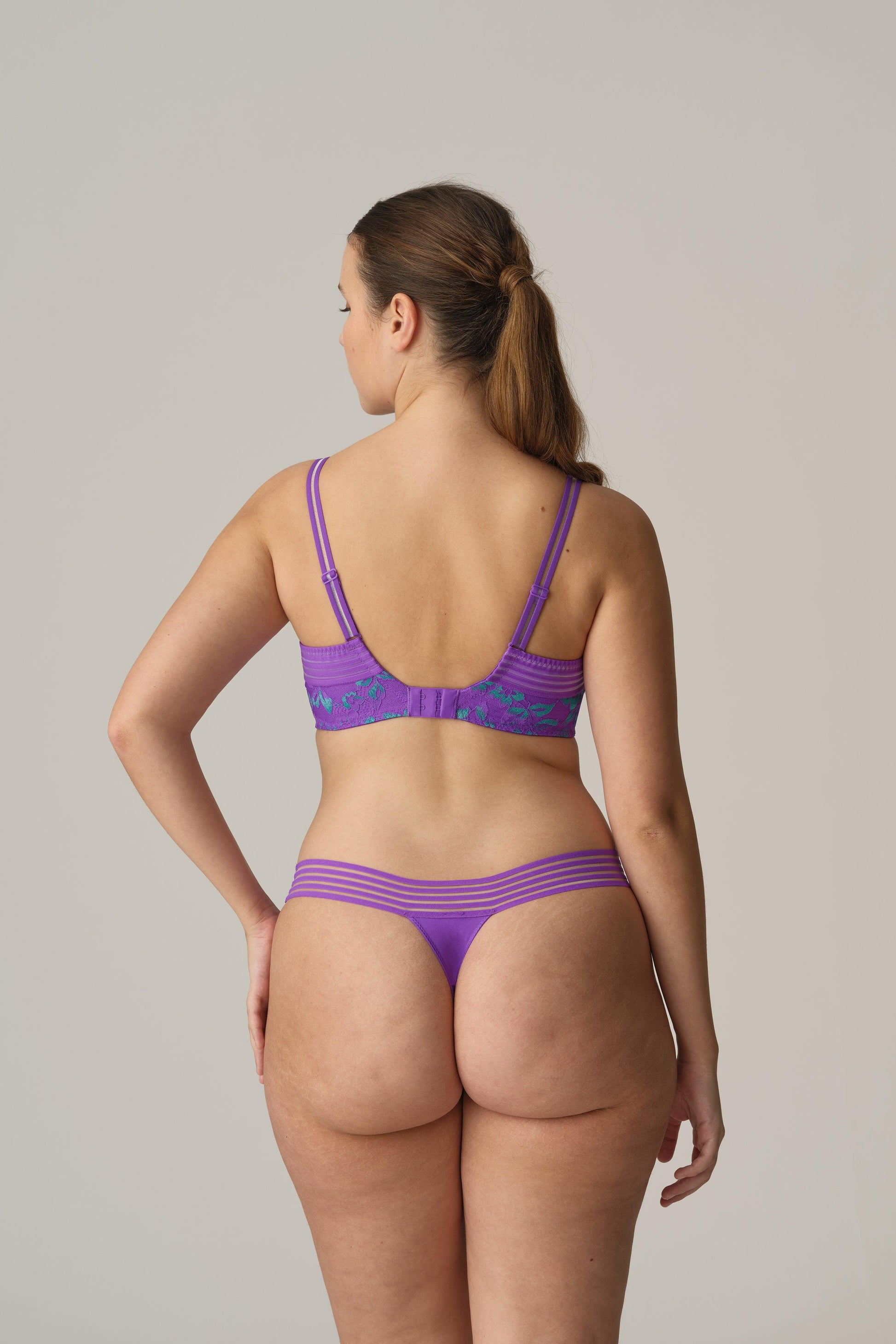 PrimaDonna Twist Verao string Italian Acai - Lingerie Valentijn